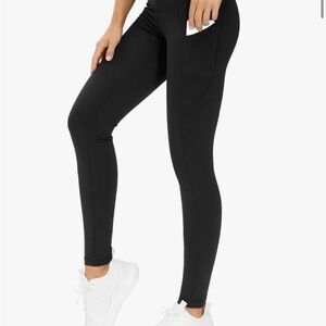 Sleek Black Leggings with Pocket